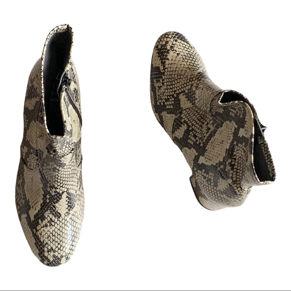 TIME AND TRU SNAKE PRINT BOOTS, SIZE 7.5 - Picture 7 of 14